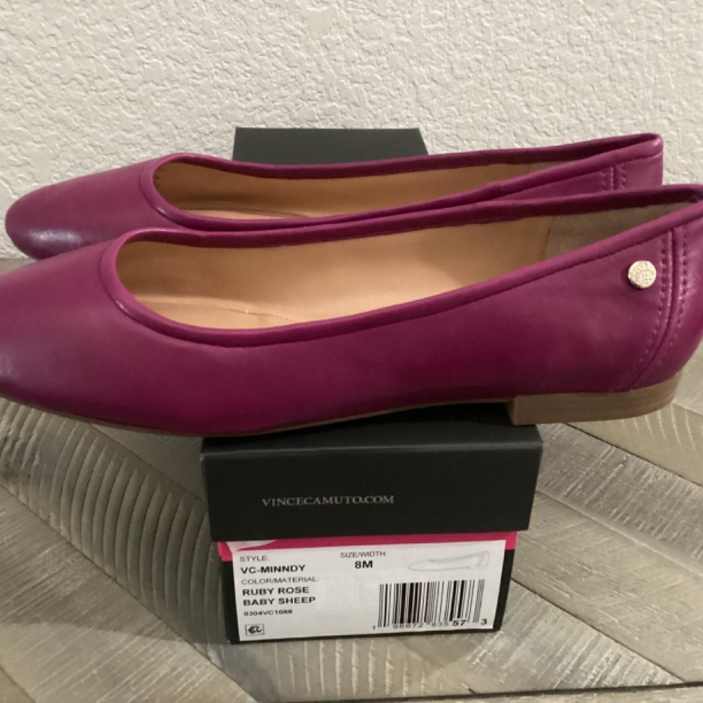 Vince Camuto Minndy Flat (Women), size 8 - Picture 5 of 10